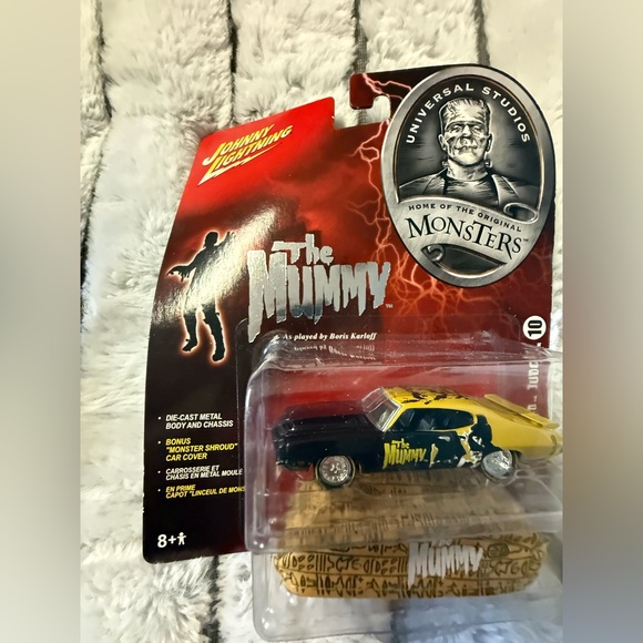 Universal Studio Other - Johnny Lightning The Mummy Die-Cast Muscle Car - Yellow & Black